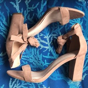 Madden Girl Nude Heels sz 9.5